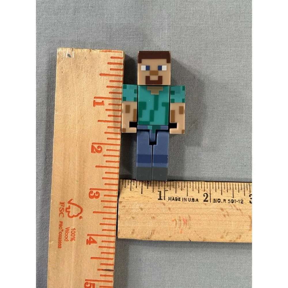 Minecraft Steve 2.75-inch articulated action figure With Wear‎ Movies Books